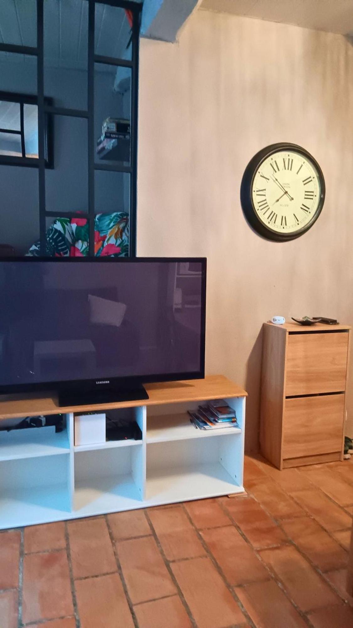 Appartement Pour 4 Personnes Dans Une Rue Tres Calme Saint-Laurent-le-Minier Exterior foto